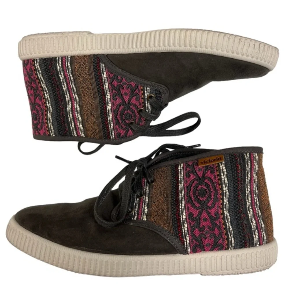 Victoria Shoes Suede Size US 7.5 EU 38 Made in Spain Southwest Design. Worn Once